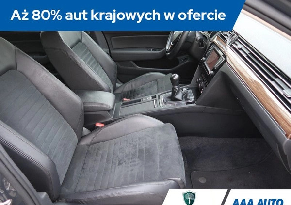 Volkswagen Passat cena 72000 przebieg: 112488, rok produkcji 2016 z Dolsk małe 277